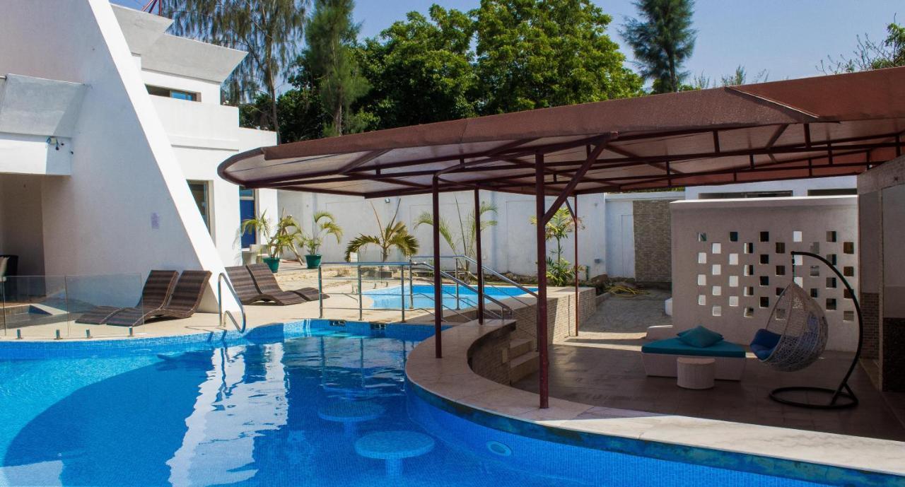 Seaclusion Diani Hotell Diani Beach Exteriör bild